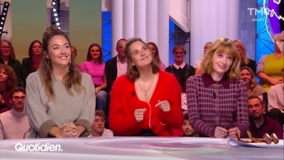 2024-11-12_-_Quotidien_-_Cats_Eyes_Interview_mp46882.jpg