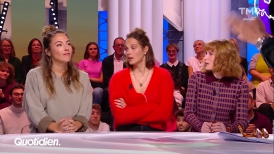 2024-11-12_-_Quotidien_-_Cats_Eyes_Interview_mp46903.jpg