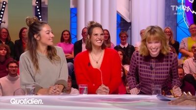 2024-11-12_-_Quotidien_-_Cats_Eyes_Interview_mp47016.jpg