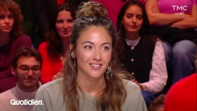 2024-11-12_-_Quotidien_-_Cats_Eyes_Interview_mp47033.jpg