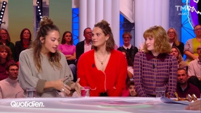 2024-11-12_-_Quotidien_-_Cats_Eyes_Interview_mp47064.jpg